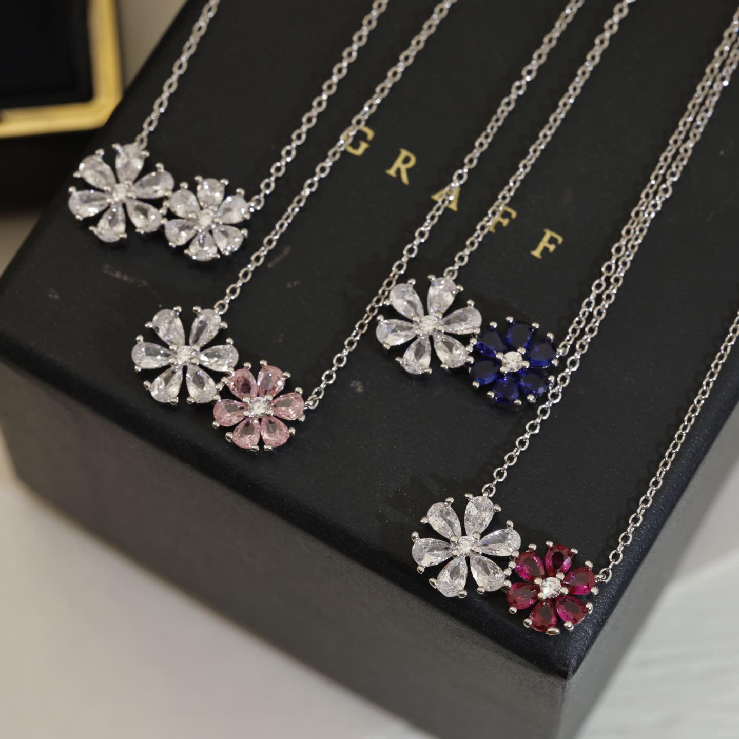 Harry Winston Elegant Blue and White Diamond Flower Necklace